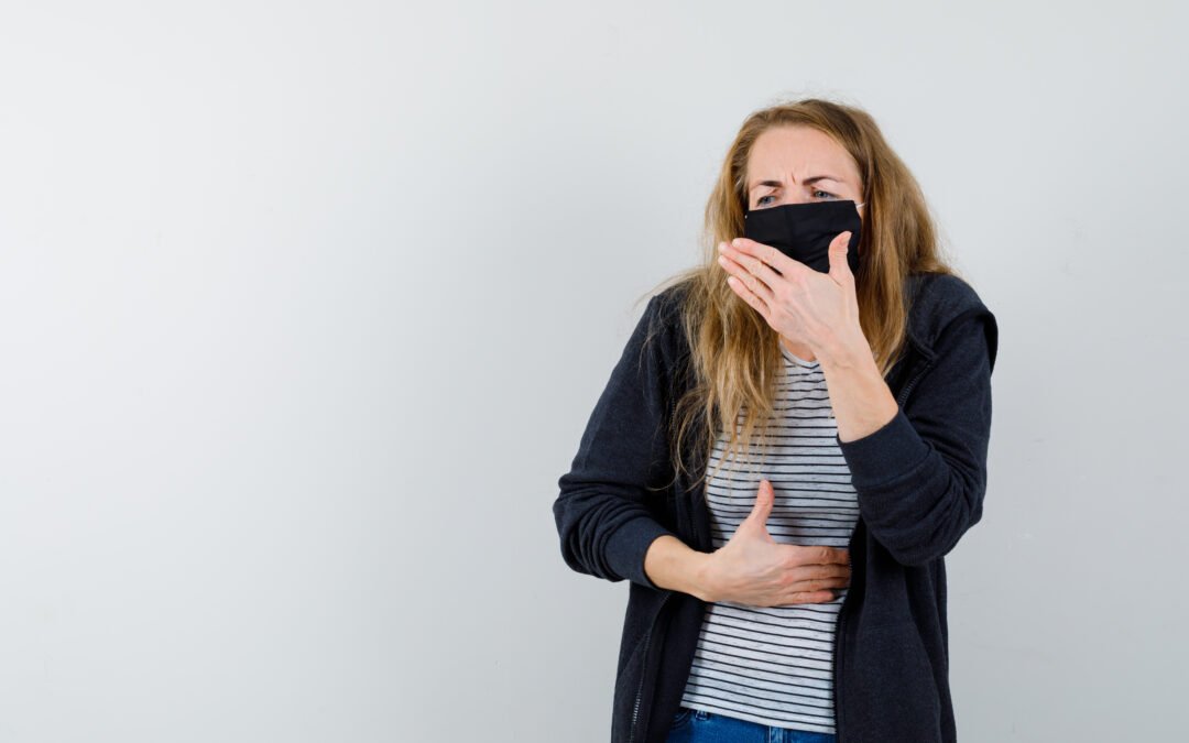 Mujer con malestar respiratorio y nauseas en un posible caso de intoxicacion en casa